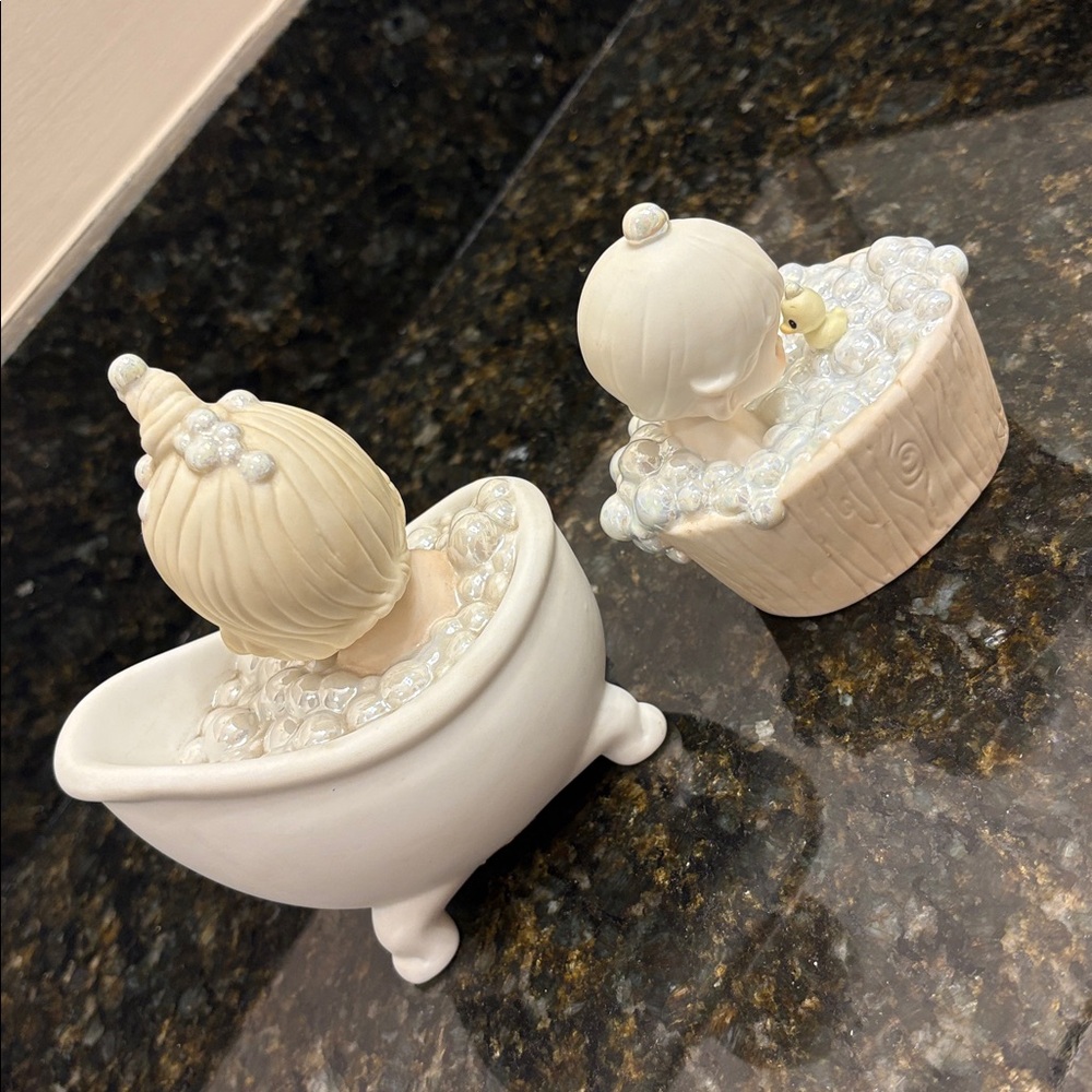 Precious moments a tub full of love he cleansed my soul bath bubbles figurine - Picture 9 of 13